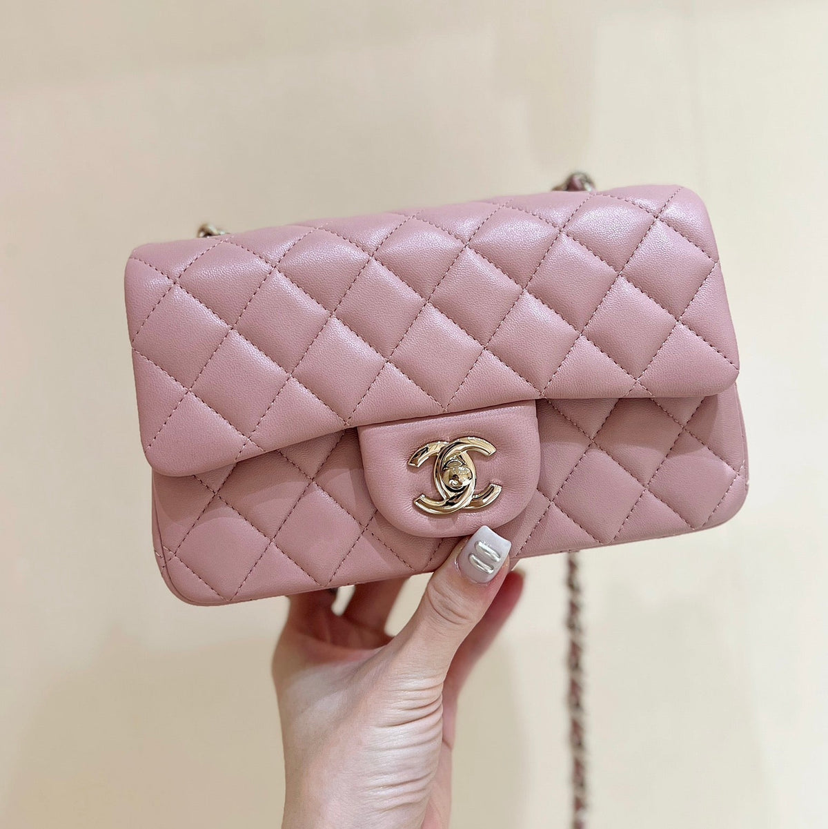 CHANEL 25S FLAP BAG 20 CM IN LIGHT PINK LAMBSKIN WITH GOLD HARDWARE