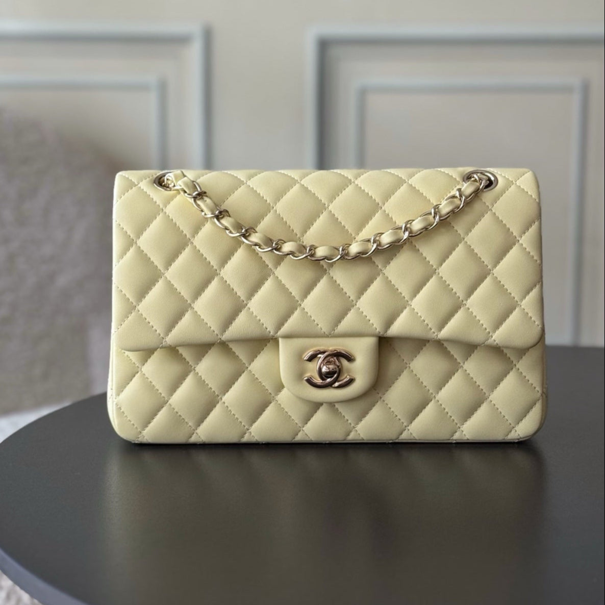 CHANEL 25S CLASSIC FLAP BAG 25 CM IN PALE BEIGE YELLOW LAMBSKIN WITH GOLD HARDWARE
